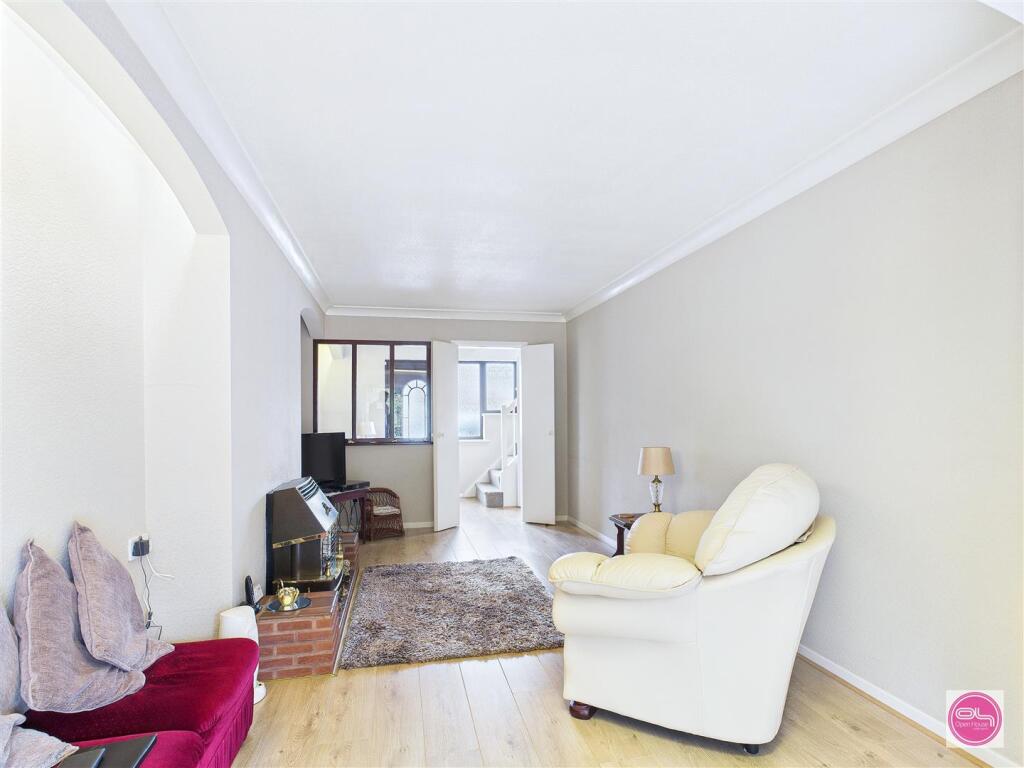 Ashleigh Drive (12).jpg