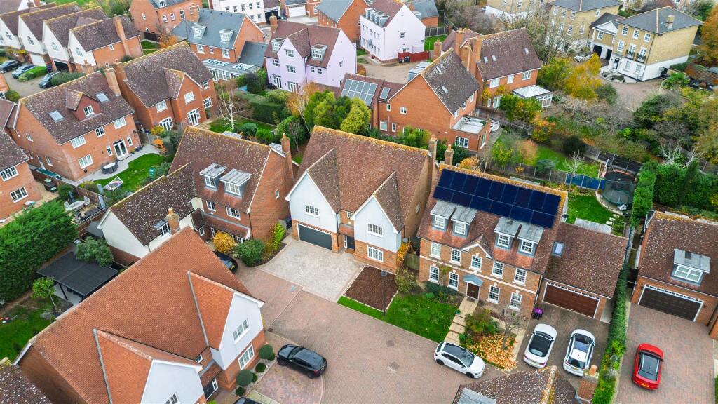 Brook Farm Close Drone-2.jpg