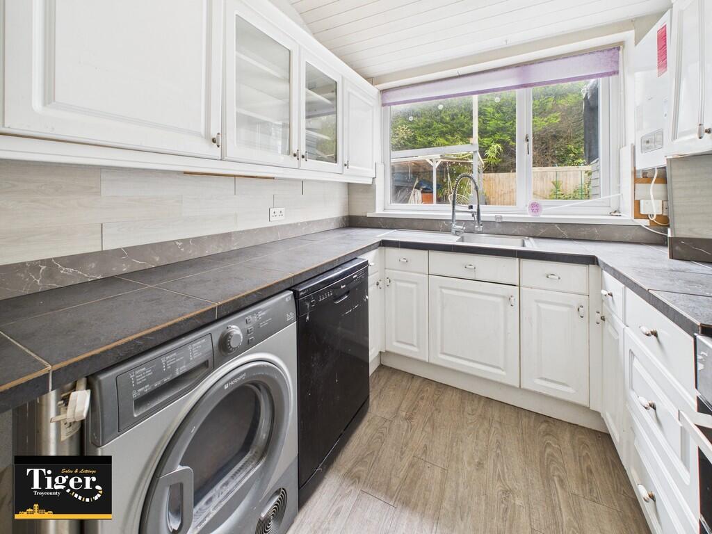 CAM02176G0-PR0730...