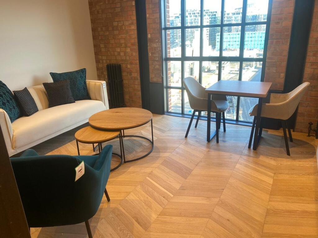 Switch House - Lounge.JPG