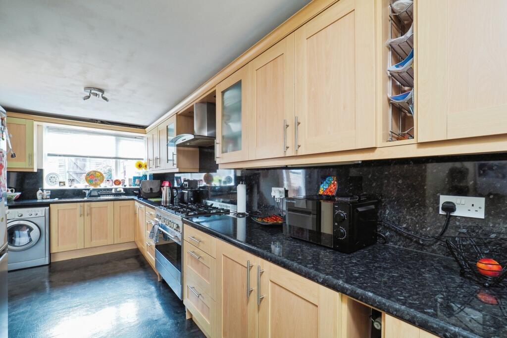 Fitted Kitchen