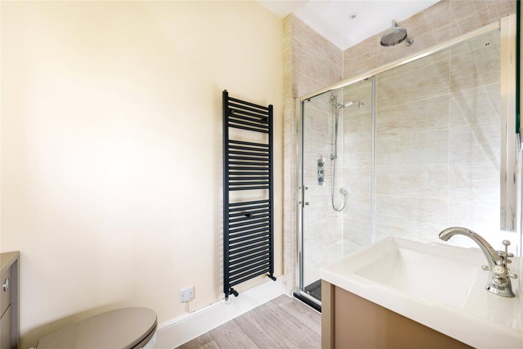 Shower En Suite