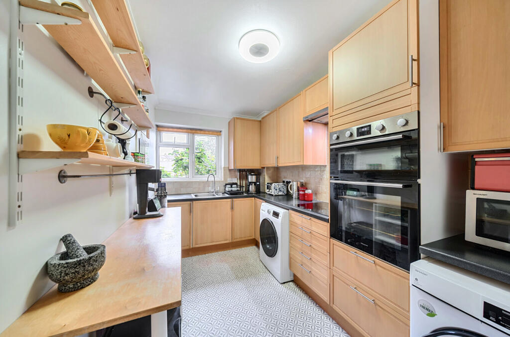 1364126-10-68ee89...