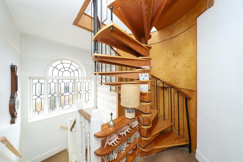 38 Cuckoo Hill Dr...