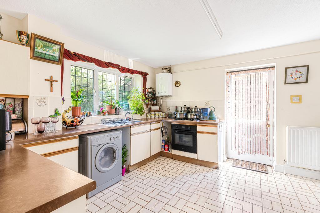 KITCHEN/BREAKFAST ROOM