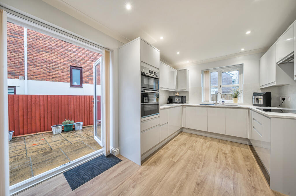 1392923-9-6942cce...