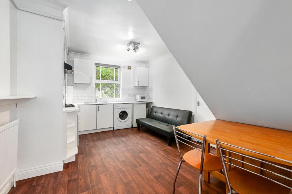 Flat 1, 25 William St (7).jpg