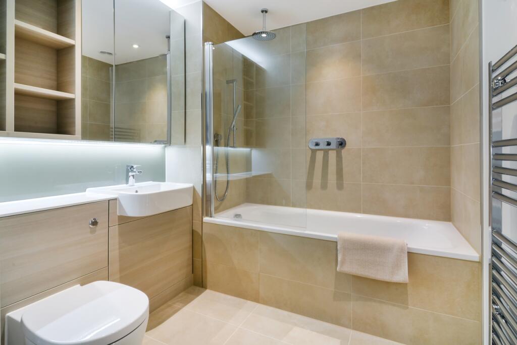 Bathroom - Cassia Po