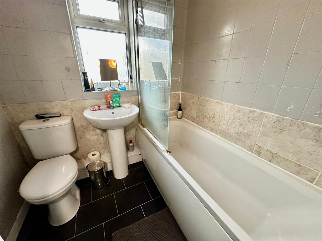 WhatsApp Image 2025-11-13 at 16.40.22_a299d7ff.jpg