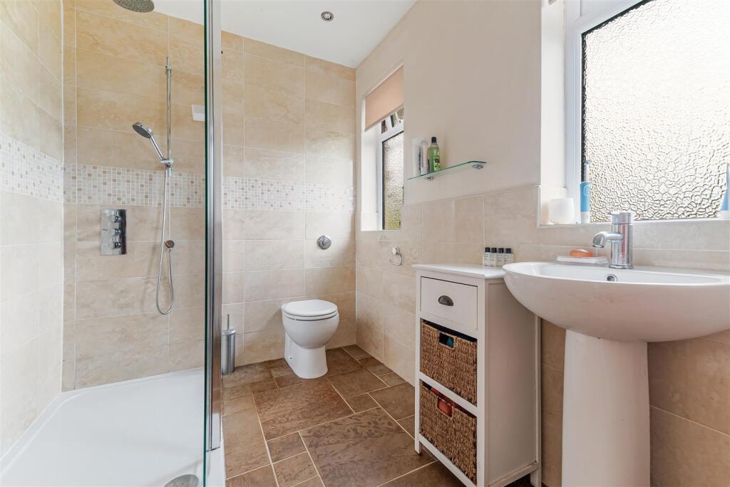 Jack &amp; Jill Shower Room