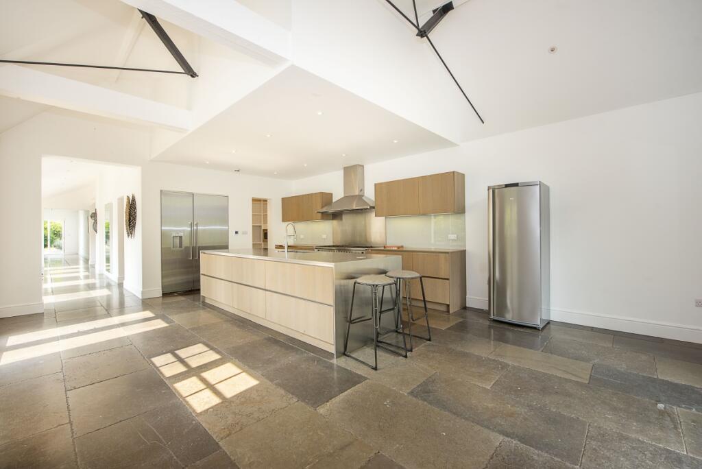 the-coach-house-c...