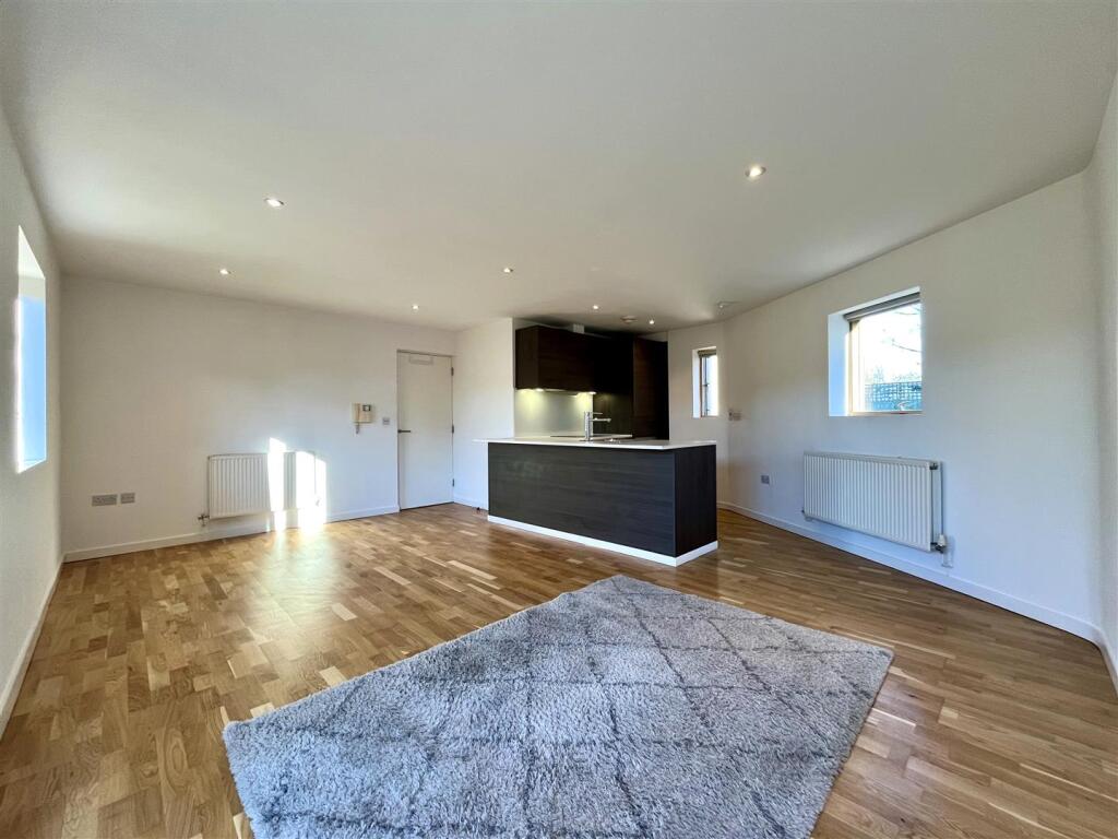 Living Area Aspect 4