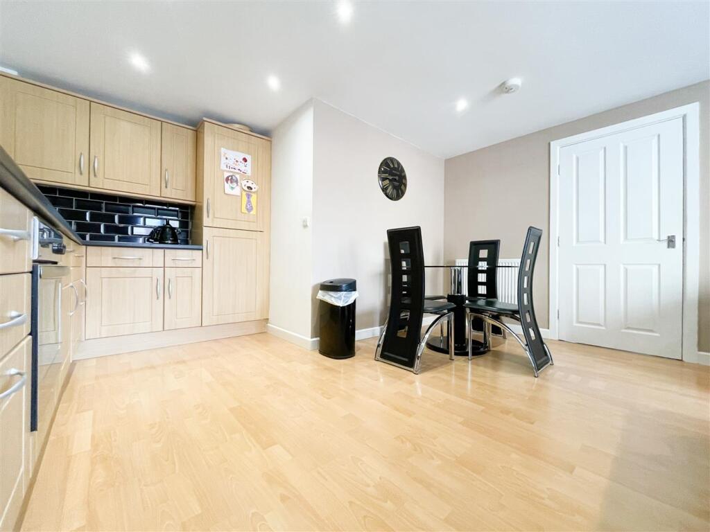 OPEN PLAN LOUNGE/KITCHEN/DINER