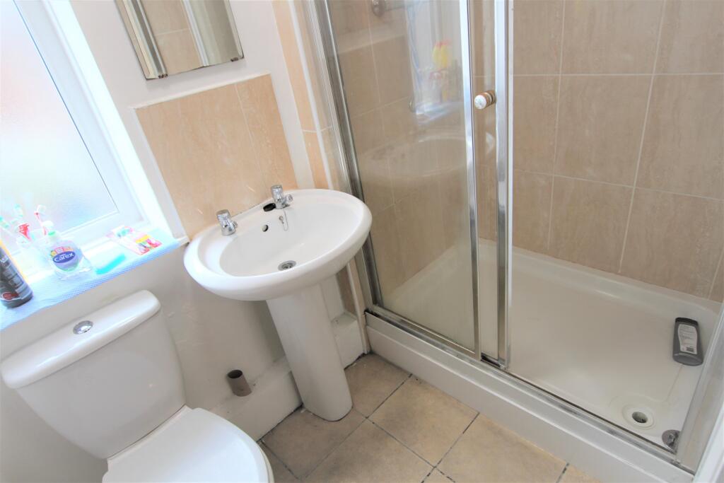 bathroom 2 of 2 heat