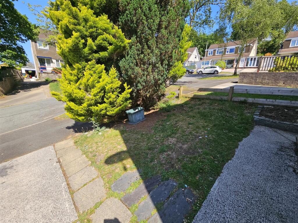 Front Garden.jpg