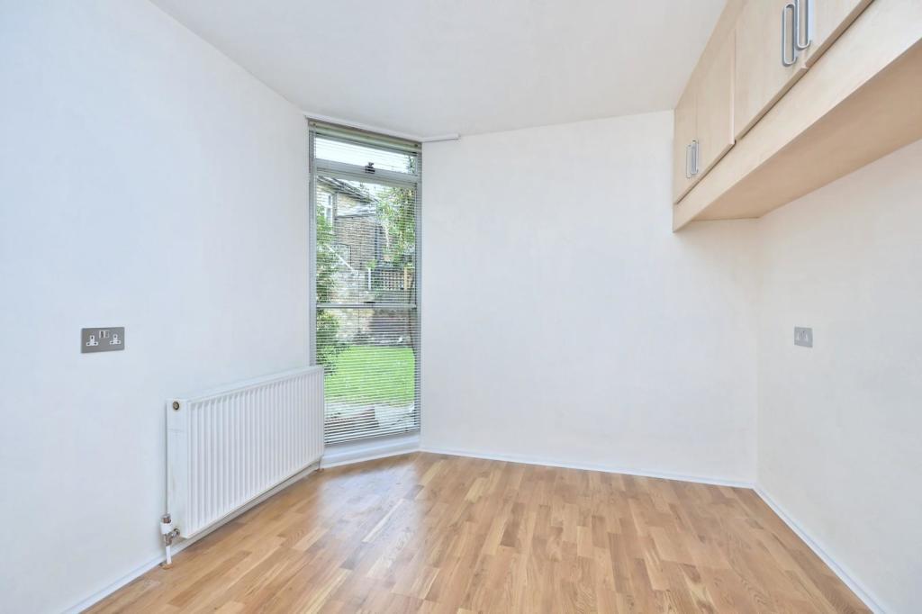 9'10 Ground Floor Bedroom
