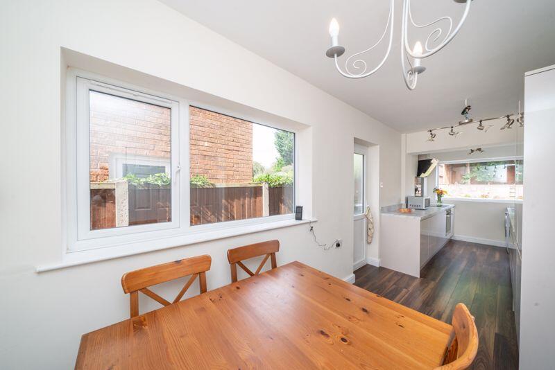 EXTENDED DINING KITCHEN