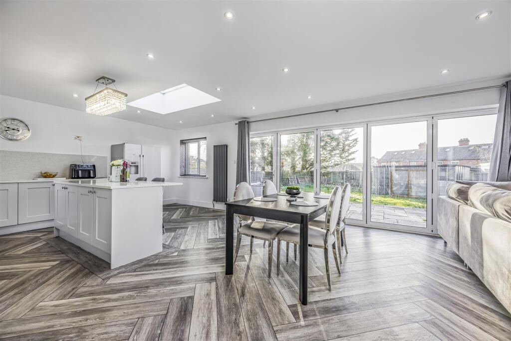 2 Dorrita Avenue, Cowplain-PorticoMarketing-SoldBy