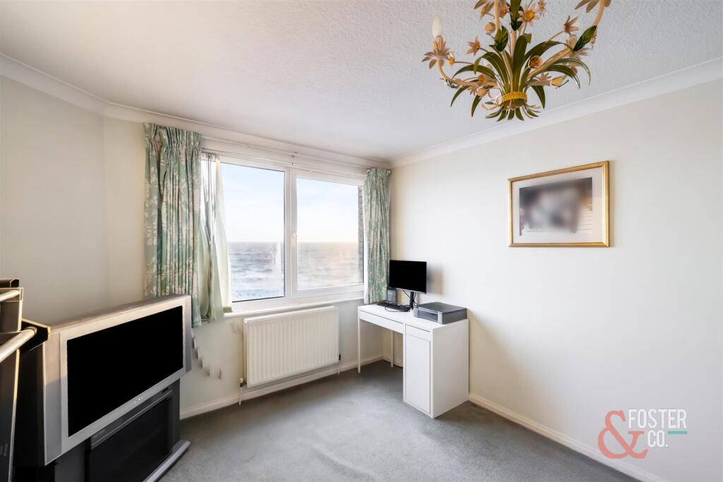 Kings Esplanade_Bath Court_26-022.jpg