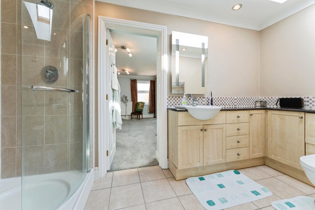 Jack n Jill Shower Room
