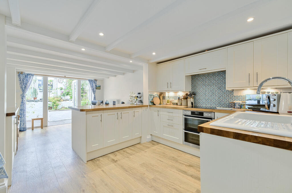 1307226-8-684aa49...