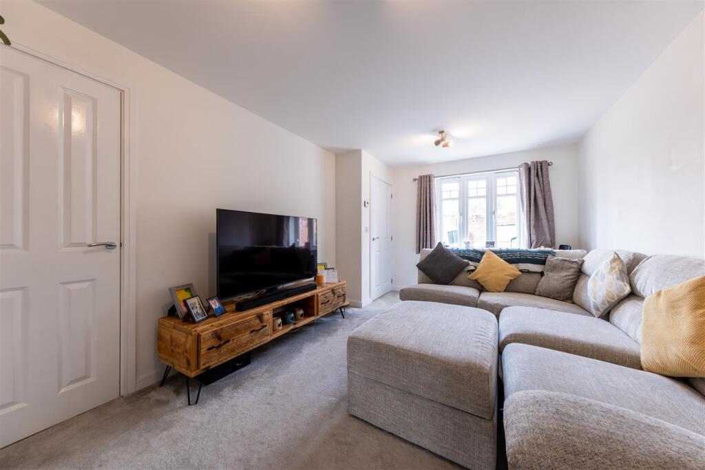 15 Hazelhurst Way-010.jpg