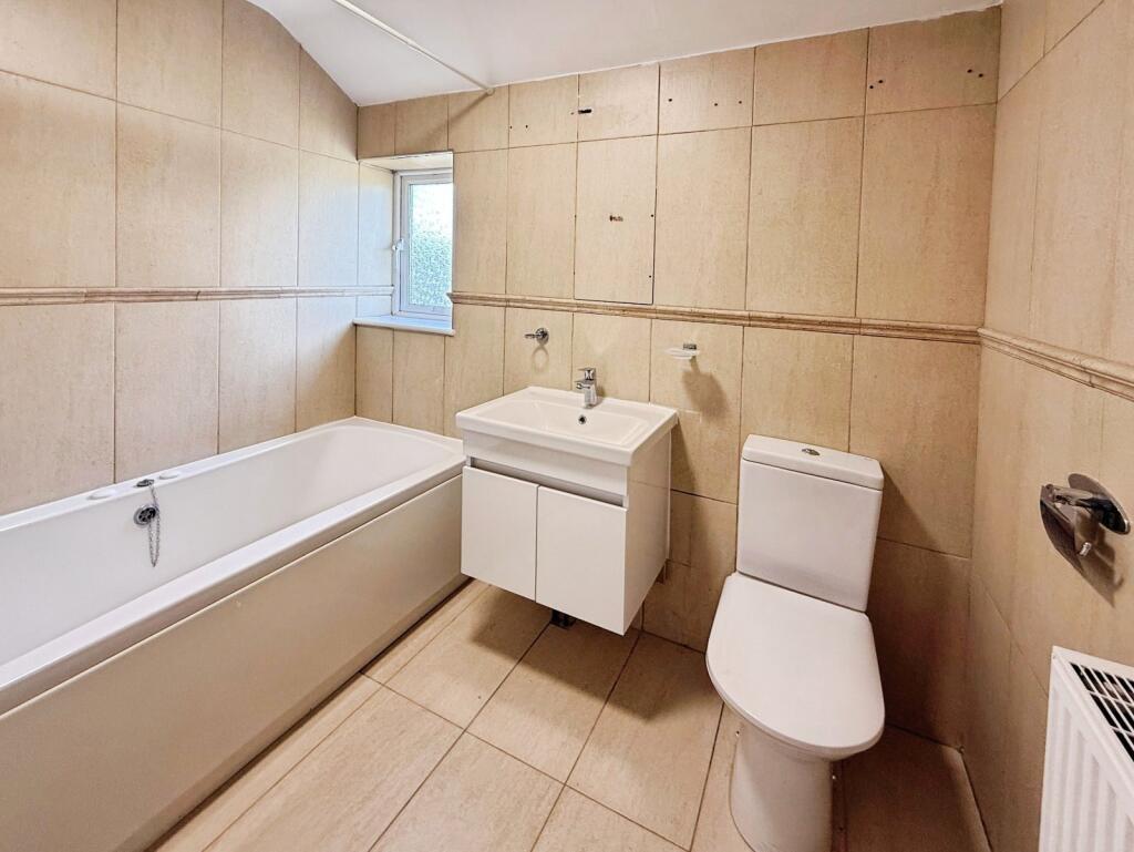 En-Suite 2