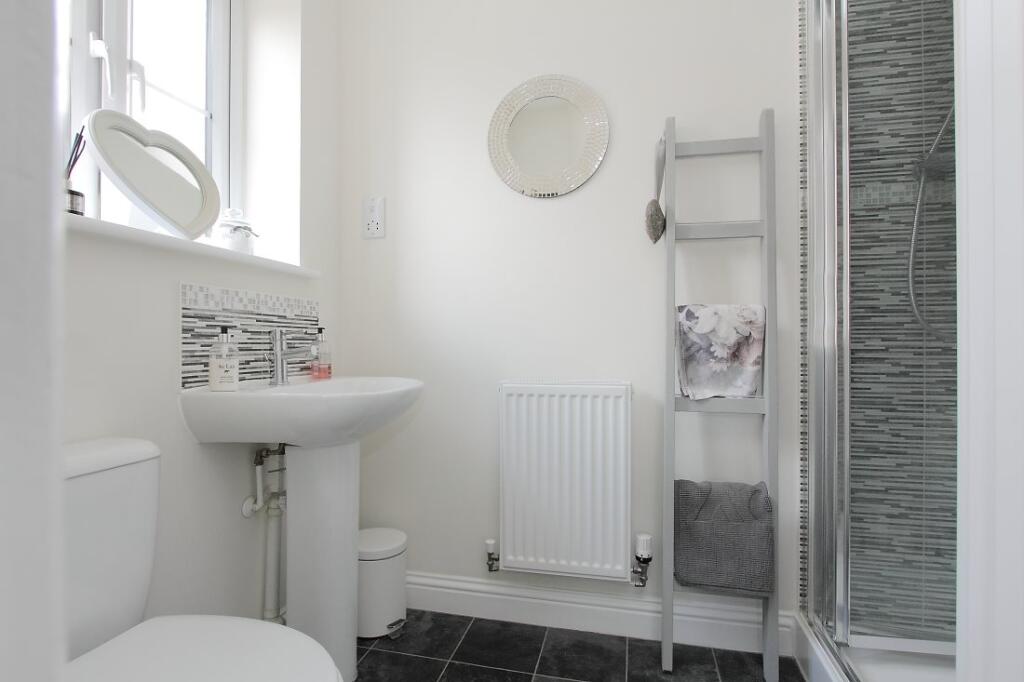 5 rimini rd en-suite