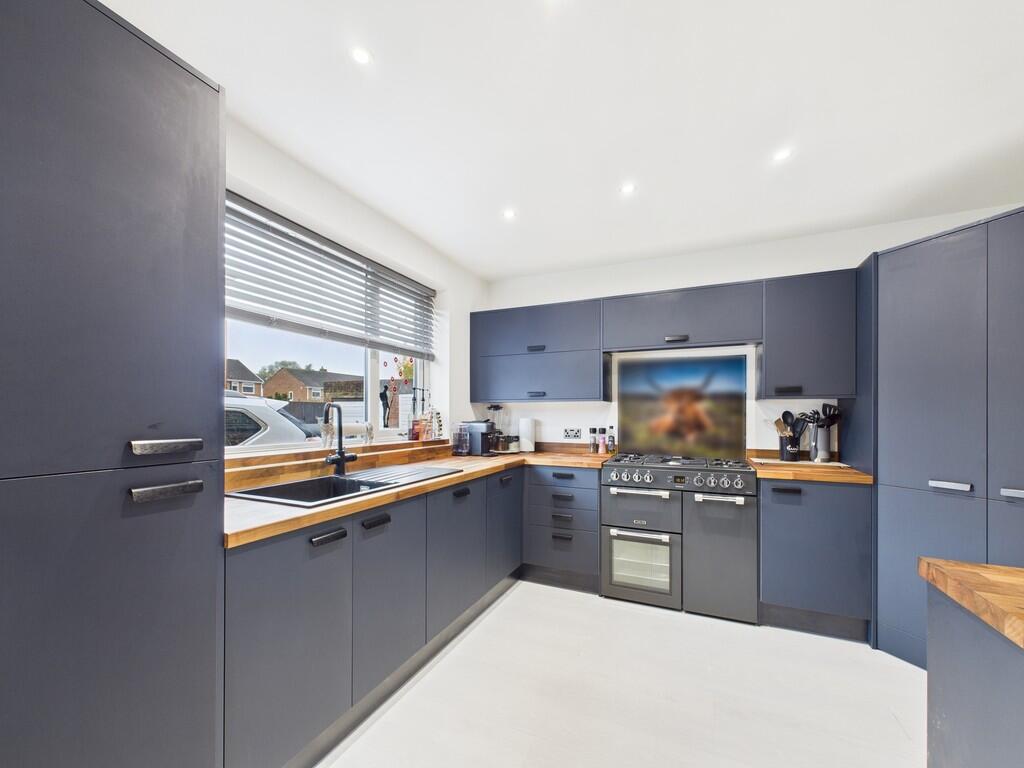 CAM01835G0-PR0322...