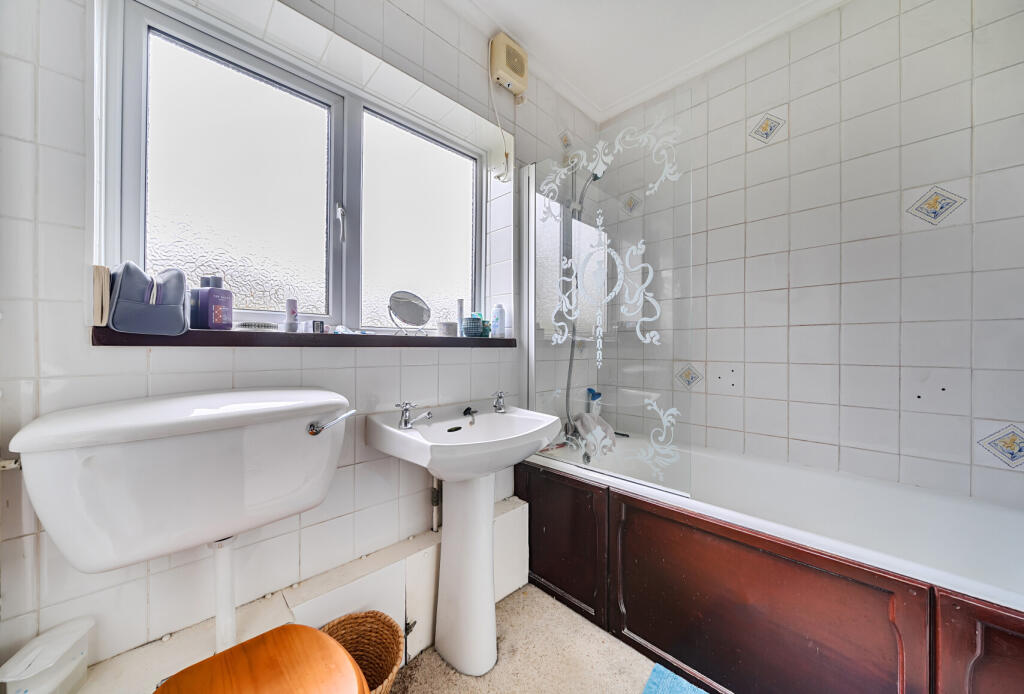 1374046-5-6902367...