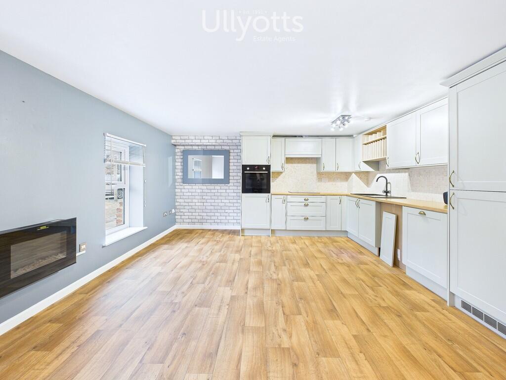 Living Room/Kitch...