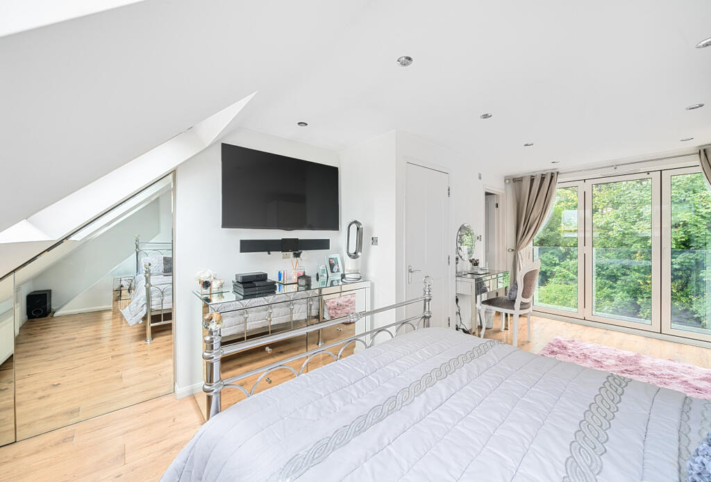 12-681a2ec6d28eb-...