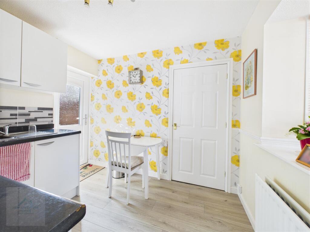 Annex Kitchen / Dining