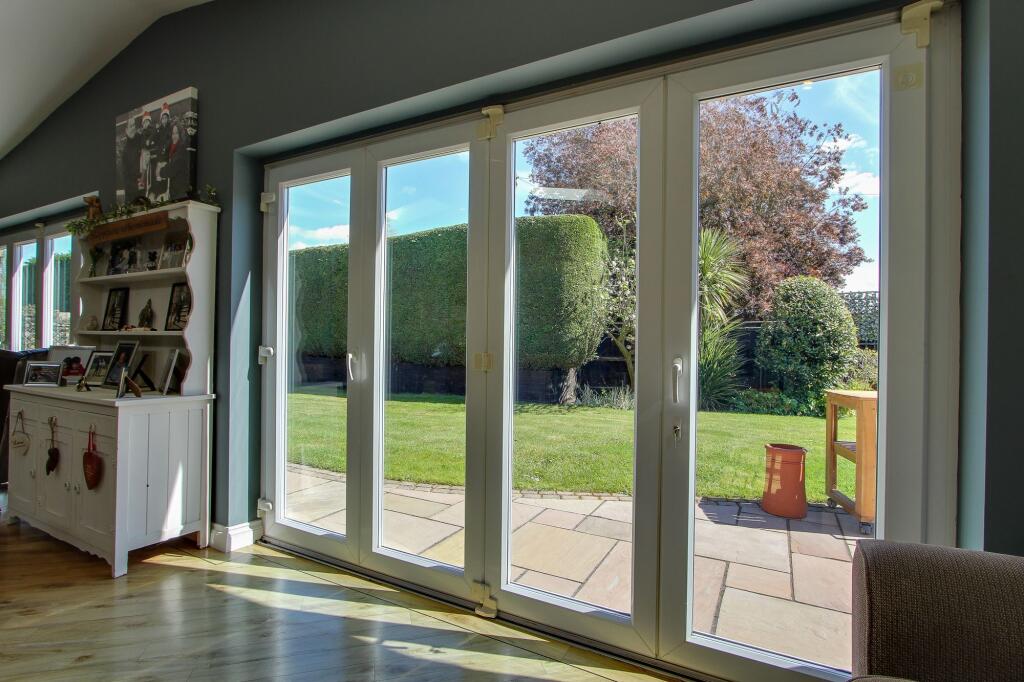Open Plan Kitchen/Diner/Family Room