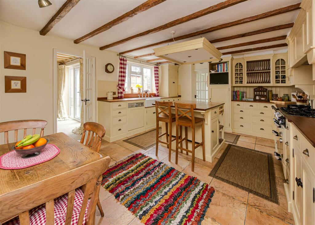 4 Shop Lane-kitchen1.jpg