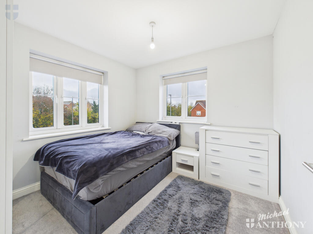 CAM03852G0-PR0472-STILL015