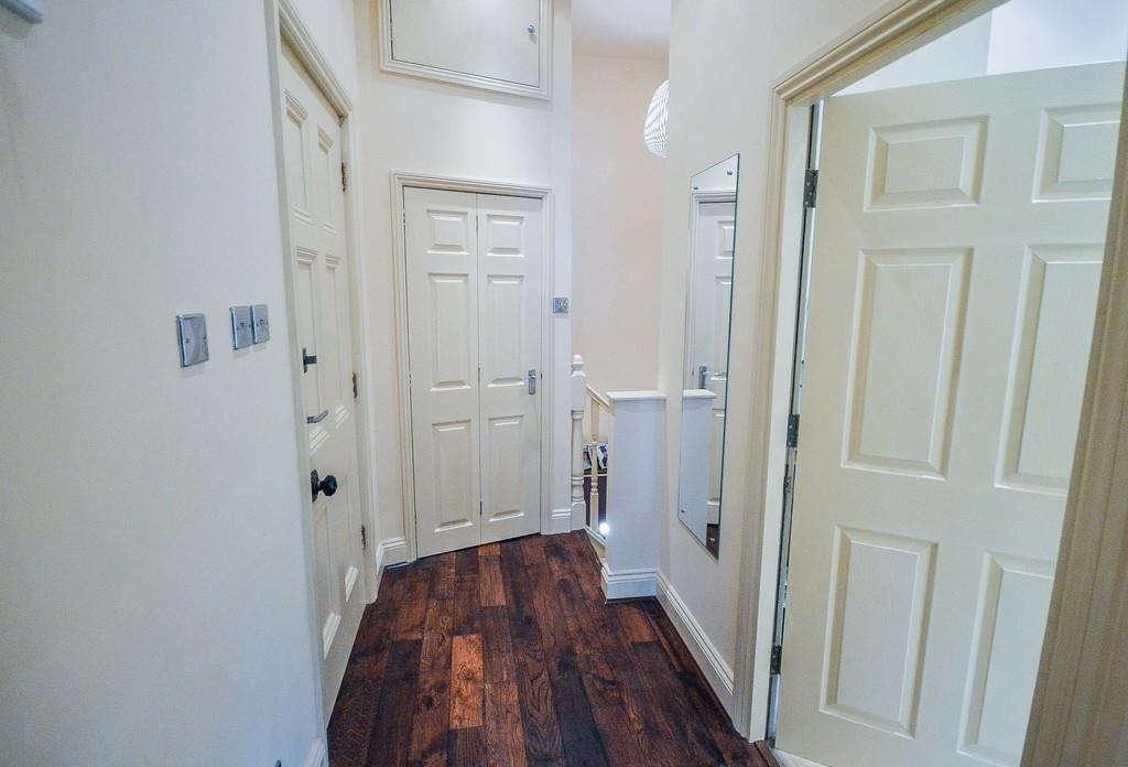 Private Entrance ...