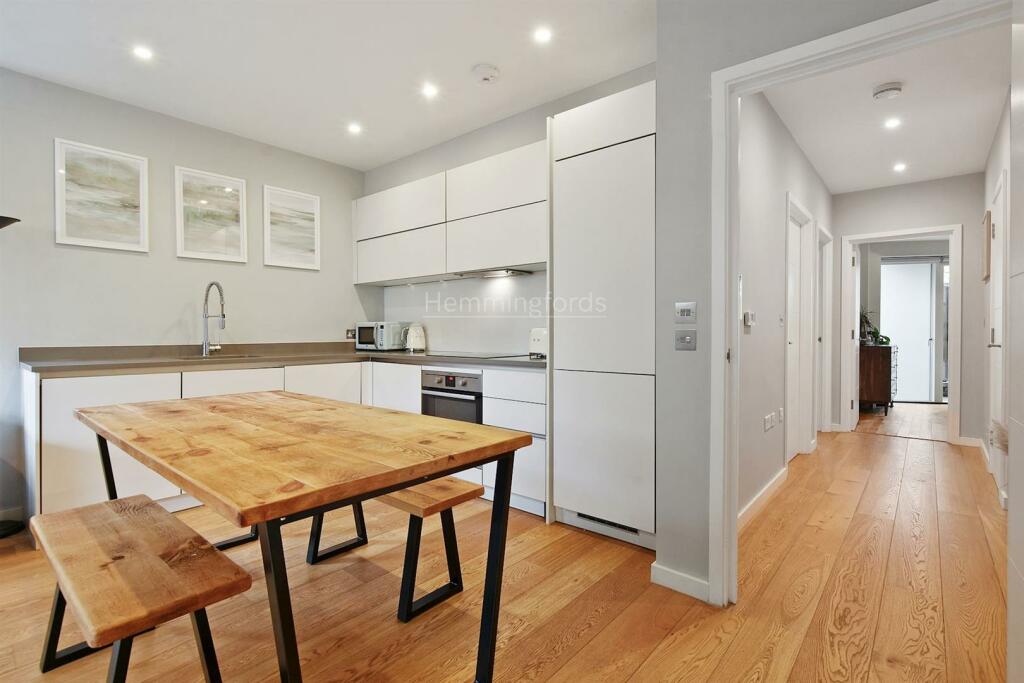 12-45adGCHMF - Flat 1 103 Copenhagen St - Receptio