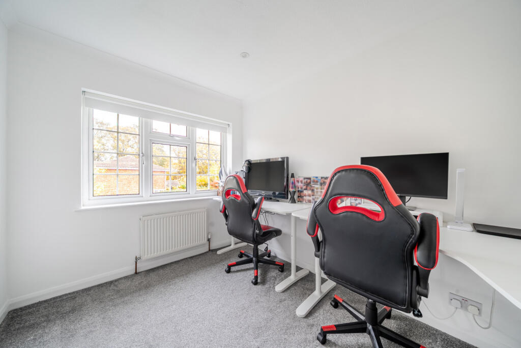 1376116-7-690c8f6...