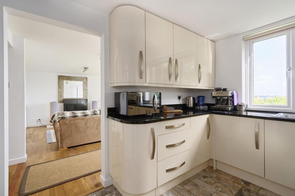 Kitchen 03.jpg
