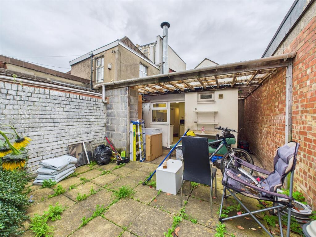 12 - Block of Flats for Auction, Easton, Bristol.j