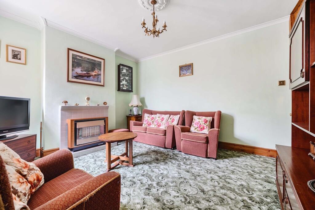 1305645-15-684977...