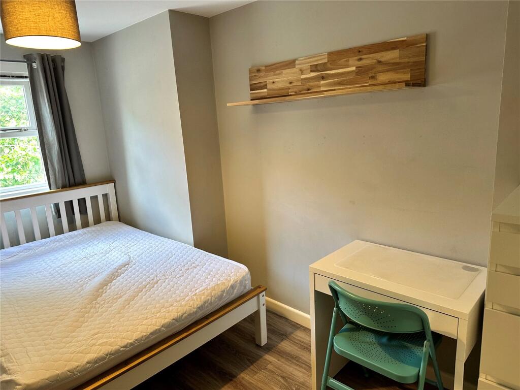 F3, 58baldwin Street