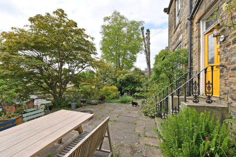 Wraparound Garden 