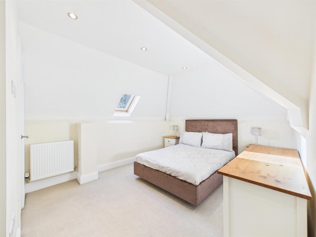 Bedroom: