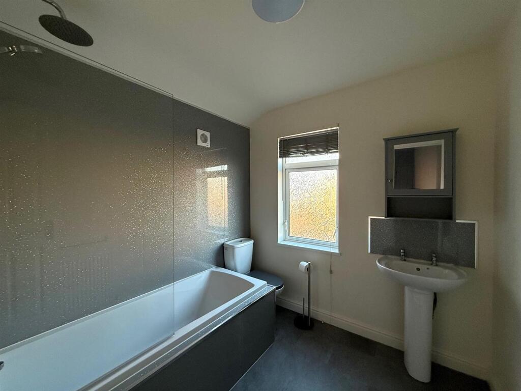 ensuite 2 2.jpg