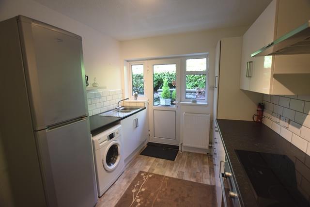 KITCHEN 2.JPG