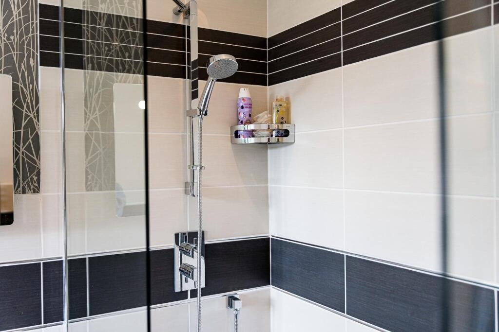 42 Moss Lane, SK7 1RD-38.jpg