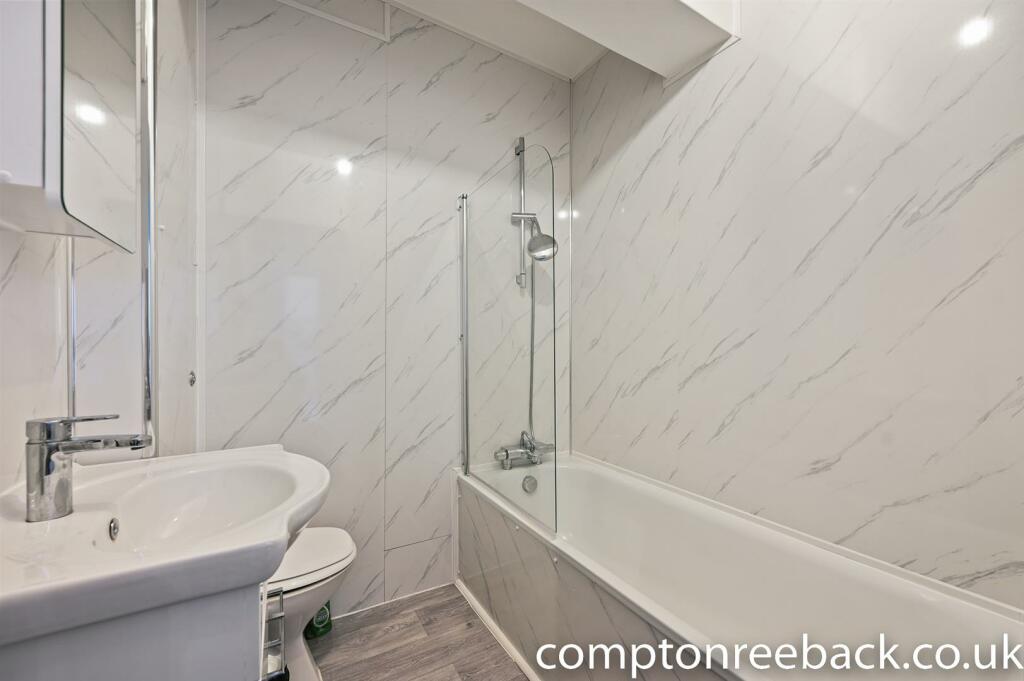 Bathroom3 (1).jpg