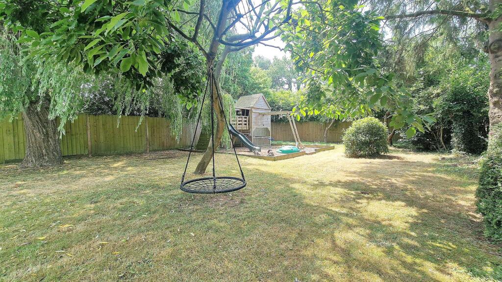 REAR OF GARDEN.jpg